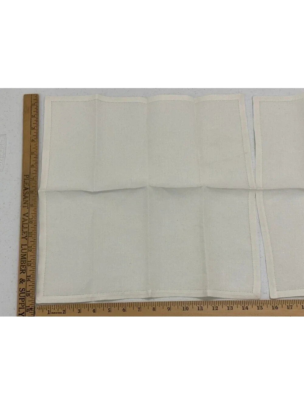 Vintage Cream White 4 Placemats 4 Napkins Linen? Cotton? Border